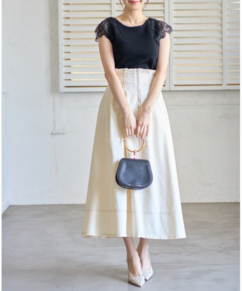 tocco closet（トッコ　クローゼット）の「【ZOZO限定カラーあり】フロントファスナーステッチ入りコットンタックフレアスカート（スカート・レディース・ブラック/インディゴブルー/オフホワイト・M）」の4枚目の写真