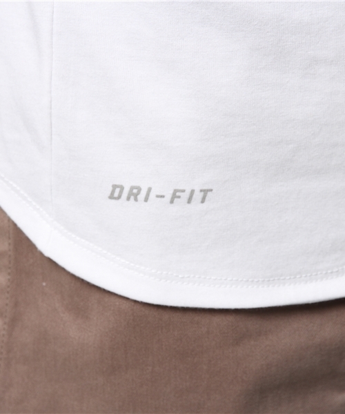 NIKE SB(ナイキエスビー)の「メンズ ナイキ スケート スカイライン DRI-FIT Tシャツ NIKE SB SKYLINE DFC SS CREW 704856(Tシャツ/カットソー・メンズ・ダークグレー/ホワイト/ブラック・LARGE/MEDIUM/SMALL/X-LARGE)」の7枚目の写真