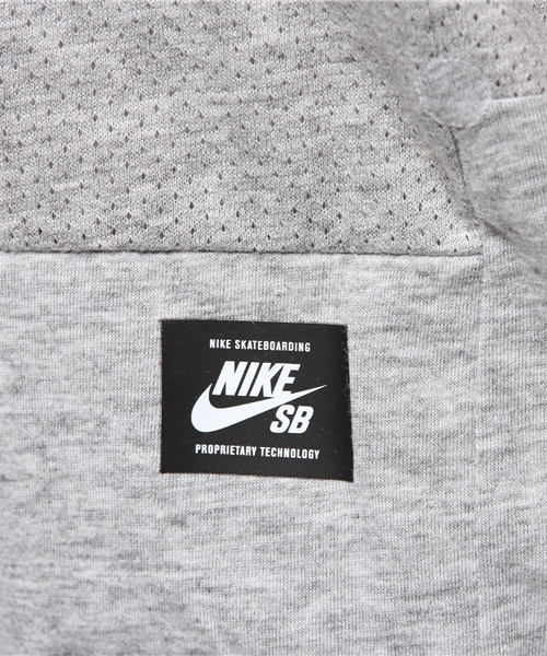 NIKE SB(ナイキエスビー)の「メンズ ナイキ スケート スカイライン DRI-FIT Tシャツ NIKE SB SKYLINE DFC SS CREW 704856(Tシャツ/カットソー・メンズ・ダークグレー/ホワイト/ブラック・LARGE/MEDIUM/SMALL/X-LARGE)」の4枚目の写真