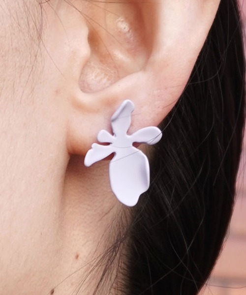 misto accessories(ミストアクセサリーズ)の「ニュアンスフラワーピアス(ピアス(両耳用)・レディース・パープル/ピンク/グリーン・FREE)」の3枚目の写真