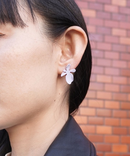 misto accessories(ミストアクセサリーズ)の「ニュアンスフラワーピアス(ピアス(両耳用)・レディース・パープル/ピンク/グリーン・FREE)」の9枚目の写真