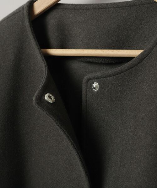 coen（コーエン）の「ライトエアーメルトンミドルノーカラーコート（ノーカラーコート・レディース・ライトグレー/ベージュ/ダークグレー・M/L）」の21枚目の写真