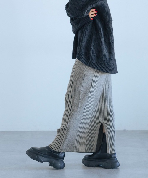 PAGEBOY（ページボーイ）の「バイカラーリブナロースカート（スカート・レディース・ブラック/ターコイズブルー/モカ・FREE）」の2枚目の写真