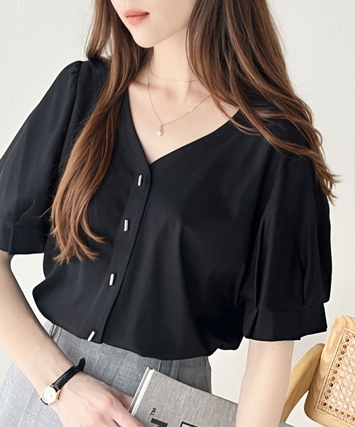 classicalelf(クラシカルエルフ)の「スタイリッシュな大人トップス。綿100%前後2wayスティックボタンシルケットカットソー(Tシャツ/カットソー・レディース・ホワイト/ブラック/グレイッシュベージュ・LARGE/MEDIUM/SMALL/X-LARGE)」の21枚目の写真