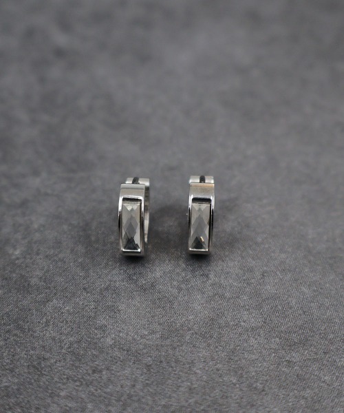 4INT.(フォイント)の「カッティングビジュー フープピアス / サージカルステンレス316L (金属アレルギー対応)(ピアス(両耳用)・メンズ・シルバー/ブラック/ゴールド・FREE)」の11枚目の写真
