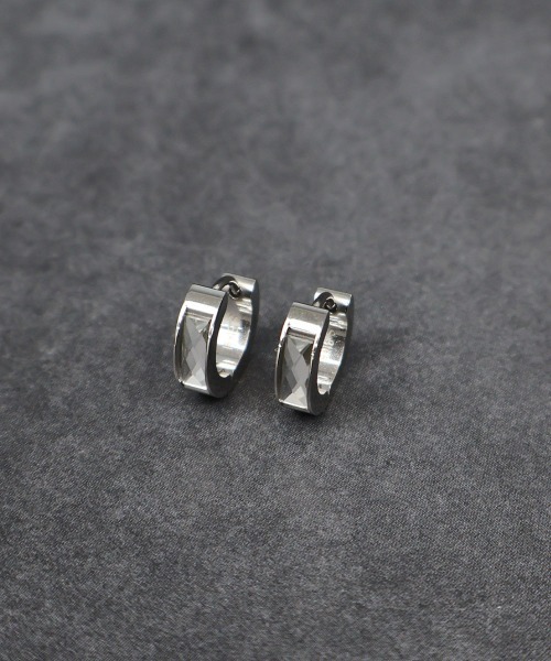 4INT.(フォイント)の「カッティングビジュー フープピアス / サージカルステンレス316L (金属アレルギー対応)(ピアス(両耳用)・メンズ・シルバー/ブラック/ゴールド・FREE)」の10枚目の写真