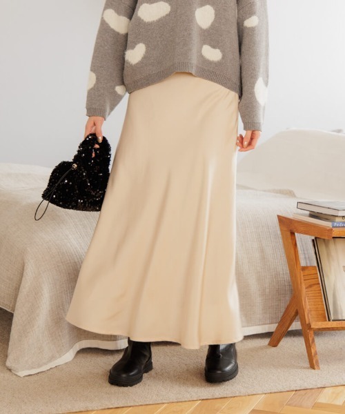 flower（フラワー）の「サテンマーメイドスカート（スカート・レディース・グリーン/アイボリー・FREE）」の4枚目の写真