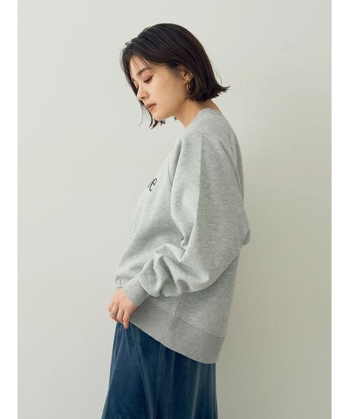 YECCA VECCA(イェッカヴェッカ)の「刺繍ロゴスウェット(スウェット・レディース・ブラック/杢グレー・FREE)」の12枚目の写真