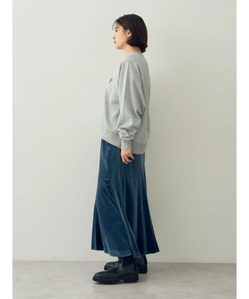 YECCA VECCA(イェッカヴェッカ)の「刺繍ロゴスウェット(スウェット・レディース・ブラック/杢グレー・FREE)」の19枚目の写真