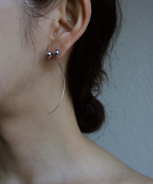 URBAN RESEARCH（アーバンリサーチ）の「『別注』Naotokojima×URBAN RESEARCH　ball pierce（ピアス（両耳用）・レディース・シルバー/ゴールド・-）」の2枚目の写真