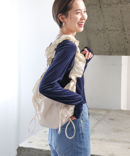 LEPSIM(レプシィム)の「ミニナイロンドロストショルダー 994930(ショルダーバッグ・レディース・アイボリー/ブルーグレー/ブラック・ONE SIZE)」の15枚目の写真