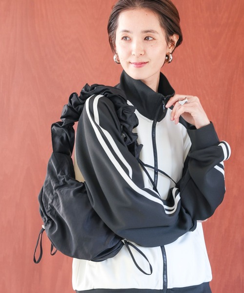 LEPSIM(レプシィム)の「ミニナイロンドロストショルダー 994930(ショルダーバッグ・レディース・アイボリー/ブルーグレー/ブラック・ONE SIZE)」の17枚目の写真