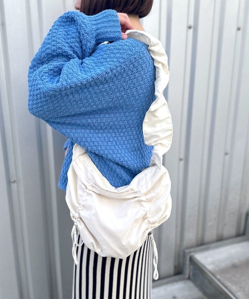 LEPSIM(レプシィム)の「ミニナイロンドロストショルダー 994930(ショルダーバッグ・レディース・アイボリー/ブルーグレー/ブラック・ONE SIZE)」の5枚目の写真