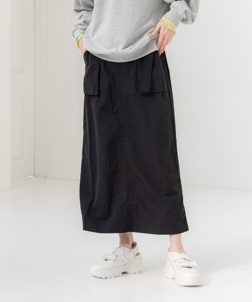 LAKOLE(ラコレ)の「ベルトツキカーゴスカート / 995578(スカート・レディース・チャコール/オリーブ/ブラック・MEDIUM/SMALL)」の2枚目の写真