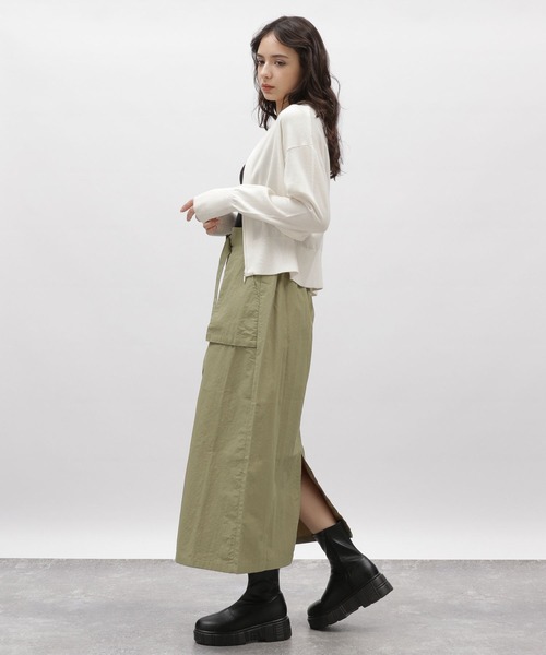 LAKOLE(ラコレ)の「ベルトツキカーゴスカート / 995578(スカート・レディース・チャコール/オリーブ/ブラック・MEDIUM/SMALL)」の16枚目の写真