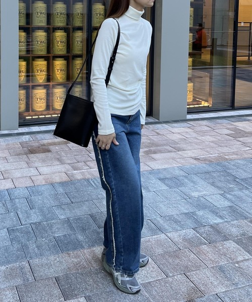 3.3 Field Trip （3.3フィールドトリップ）の「3.3 Field Trip／ソフトタートルネック  2995680（Tシャツ/カットソー・レディース・ネイビー/ブラック/アイボリー/ダークブラウン・FREE）」の5枚目の写真