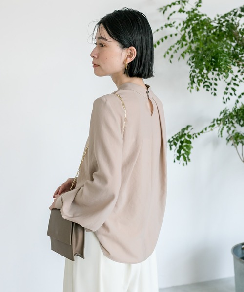 RIVE DROITE(リヴドロワ)の「前後2WAY/2WAYスタンドカラーブラウス(シャツ/ブラウス・レディース・オフホワイト/ベージュ・FREE)」の20枚目の写真