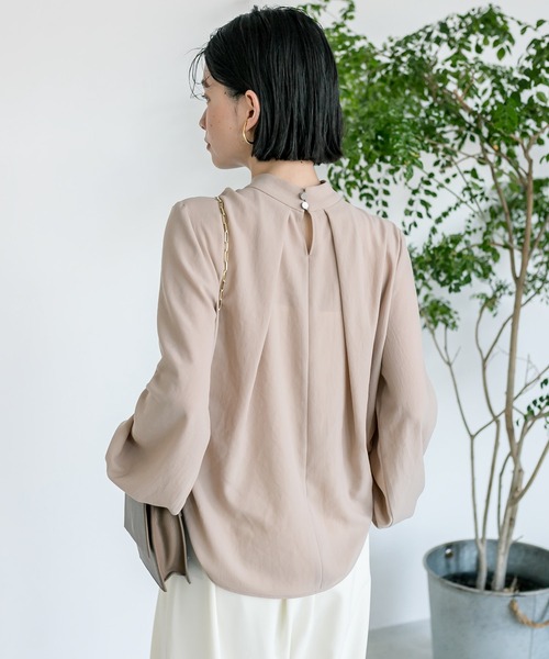 RIVE DROITE(リヴドロワ)の「前後2WAY/2WAYスタンドカラーブラウス(シャツ/ブラウス・レディース・オフホワイト/ベージュ・FREE)」の6枚目の写真