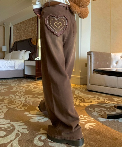 DIAVEL（ディアベル）の「バックハート柄 ワイドデニムパンツ（デニムパンツ・レディース・ブラウン/ブラック/サックスブルー・S/M/L）」の5枚目の写真