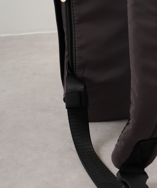 【セール】flatte flatte(ﾌﾗｯﾃﾌﾗｯﾃ) ウェットシートポケット付き 撥水デイパック（バックパック/リュック）｜FUNALIVE（ファンアライブ）