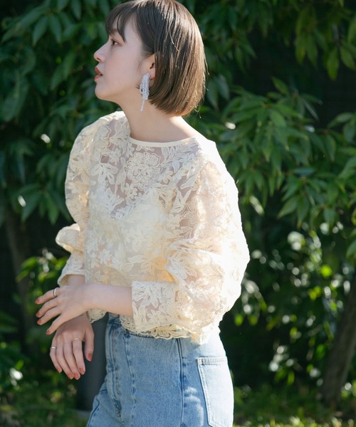 KBF（ケイビーエフ）の「オーガンジーフラワークロップドブラウス（シャツ/ブラウス・レディース・アイボリー/ブラック/ブルー系その他・ONE）」の7枚目の写真