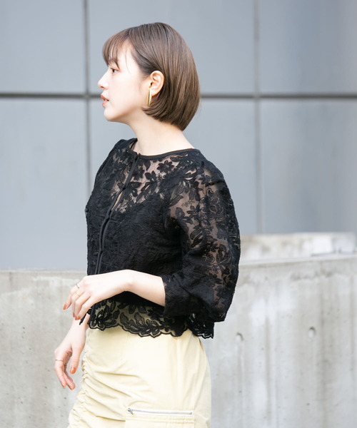 KBF（ケイビーエフ）の「オーガンジーフラワークロップドブラウス（シャツ/ブラウス・レディース・アイボリー/ブラック/ブルー系その他・ONE）」の15枚目の写真