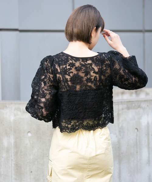 KBF（ケイビーエフ）の「オーガンジーフラワークロップドブラウス（シャツ/ブラウス・レディース・アイボリー/ブラック/ブルー系その他・ONE）」の16枚目の写真