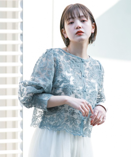 KBF（ケイビーエフ）の「オーガンジーフラワークロップドブラウス（シャツ/ブラウス・レディース・アイボリー/ブラック/ブルー系その他・ONE）」の21枚目の写真