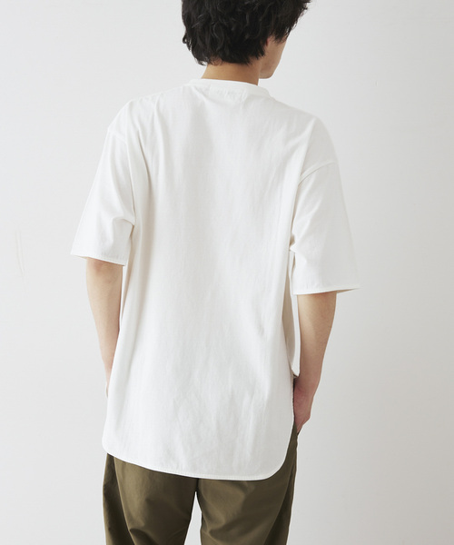 JOURNAL STANDARD relume（ジャーナルスタンダード　レリューム）の「《追加》レイヤードラウンド スリットTシャツ（Tシャツ/カットソー・メンズ・ホワイト/ベージュ系その他/グレー/ブラック系その他/サックスブルー・SMALL/LARGE/MEDIUM）」の14枚目の写真