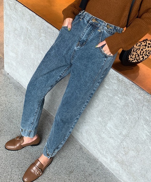 N.s(エヌドットエス)の「ウエストゴムビンテージ風テーパードデニムパンツ(デニムパンツ・レディース・ブルー・S/M/L)」の2枚目の写真