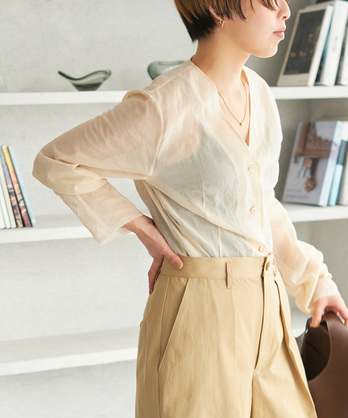 plage（プラージュ）の「SHEER COTTON VN ブラウス（シャツ/ブラウス・レディース・ベージュ/アイボリー・FREE）」の7枚目の写真