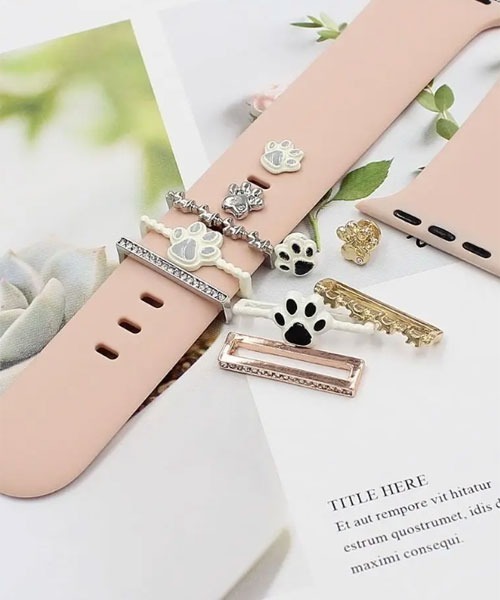 TONE SELECT GOODS（トーンセレクトグッズ）の「【float】Apple Watch/アップルウォッチ/4連 肉球 犬モチーフ バンド ベルト アクセサリー（アナログ腕時計・レディース・シルバー/ピンクゴールド/ゴールド・FREE）」の5枚目の写真