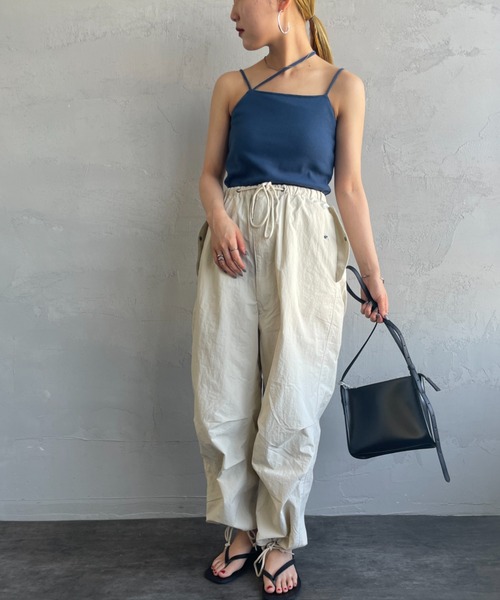 By/m（バイエム）の「[By/m/バイエム] 2WAYストラップ カップ付きベアキャミソール（キャミソール・レディース・ホワイト/ブラック/チャコールグレー/ブルー/オートミール/ブラウン・F）」の10枚目の写真