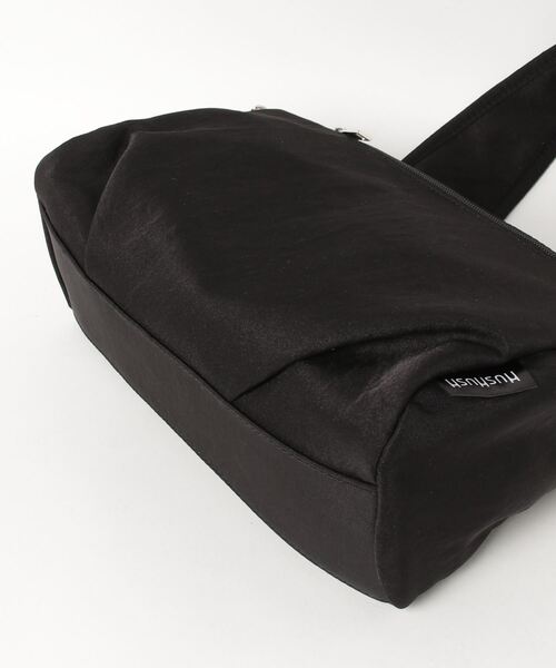 HusHusH（ハッシュアッシュ）の「HusHusH ハッシュアッシュ 人間工学ナイロンショルダー（ショルダーバッグ・レディース・ブラック/グレイッシュベージュ・フリー）」の10枚目の写真