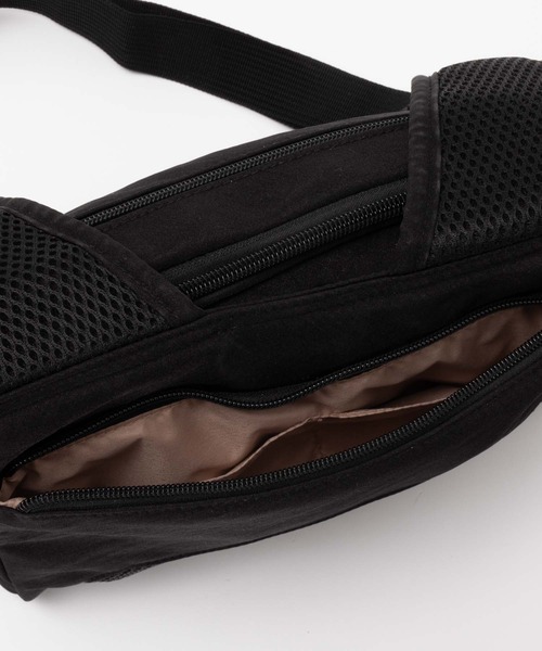 HusHusH（ハッシュアッシュ）の「HusHusH ハッシュアッシュ 人間工学ナイロンショルダー（ショルダーバッグ・レディース・ブラック/グレイッシュベージュ・フリー）」の4枚目の写真