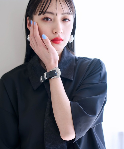 HARE（ハレ）の「フラワーバックルブレス(HARE)（ブレスレット・レディース・クリア/ブラック・FREE）」の3枚目の写真