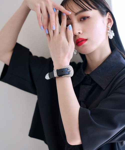 HARE（ハレ）の「フラワーバックルブレス(HARE)（ブレスレット・レディース・クリア/ブラック・FREE）」の5枚目の写真