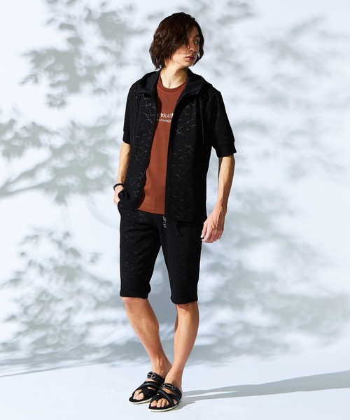 HIDEAWAYS NICOLE（ハイダウェイニコル）の「アラカルトエンボス5分袖フルジップパーカー（パーカー・メンズ・ホワイト系/ブラック/オフホワイト/ブラック系・MEDIUM/LARGE/X-LARGE）」の5枚目の写真