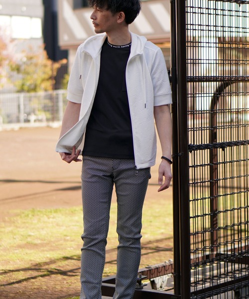 HIDEAWAYS NICOLE（ハイダウェイニコル）の「アラカルトエンボス5分袖フルジップパーカー（パーカー・メンズ・ホワイト系/ブラック/オフホワイト/ブラック系・MEDIUM/LARGE/X-LARGE）」の20枚目の写真