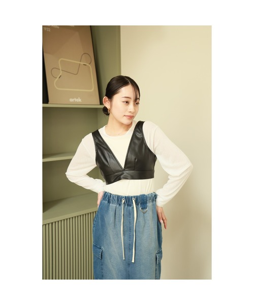 Vicente（ヴィセンテ）の「Pleather bustier top（キャミソール・レディース・ホワイト/ブラック・FREE）」の6枚目の写真