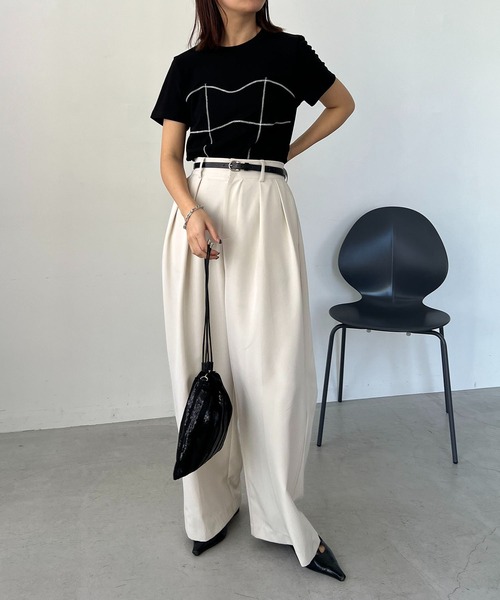 CAPRICIEUX LE'MAGE(カプリシューレマージュ)の「ステッチTシャツ(Tシャツ/カットソー・レディース・ブラック/オフホワイト/グリーン・FREE)」の6枚目の写真