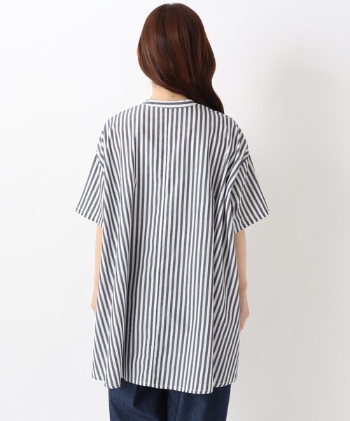 one'sterrace(ワンズテラス)の「ポプリンバックフレアシャツ(シャツ/ブラウス・レディース・ブルー系その他7/ブラック系8/ネイビー系5・02)」の7枚目の写真