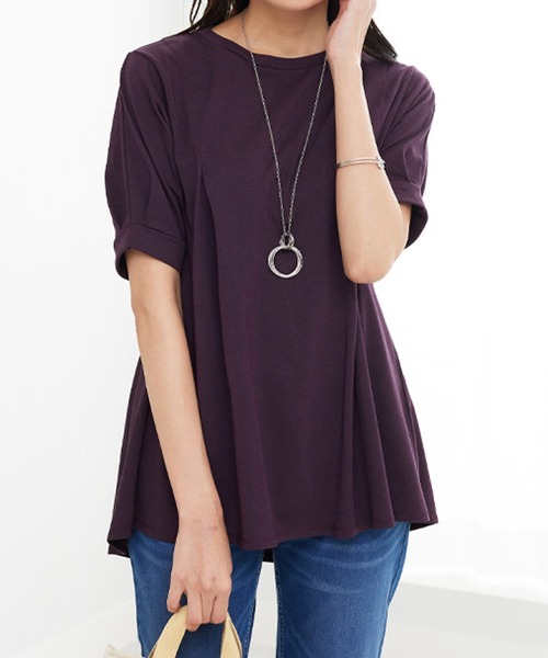 BELLUNA PLUS(ベルーナ)の「バックフレアーパフ袖プルオーバー(Tシャツ/カットソー・レディース・チャコール/グレイッシュベージュ/ワイン/セージグリーン・MEDIUM/LARGE/X-LARGE)」の4枚目の写真