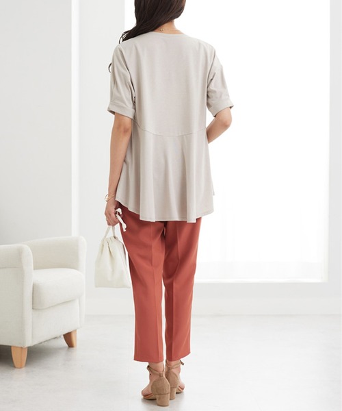 BELLUNA PLUS(ベルーナ)の「バックフレアーパフ袖プルオーバー(Tシャツ/カットソー・レディース・チャコール/グレイッシュベージュ/ワイン/セージグリーン・MEDIUM/LARGE/X-LARGE)」の12枚目の写真