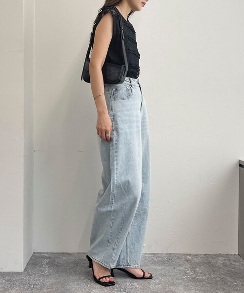 fredy emue（フレディエミュ）の「カーブデニムパンツ（デニムパンツ・レディース・サックスブルー/ブルー・36/38）」の5枚目の写真