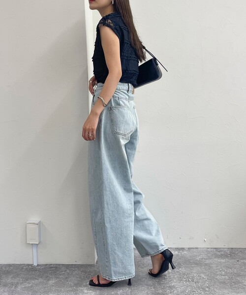 fredy emue（フレディエミュ）の「カーブデニムパンツ（デニムパンツ・レディース・サックスブルー/ブルー・36/38）」の6枚目の写真