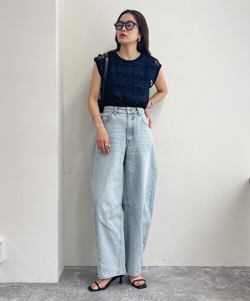 fredy emue（フレディエミュ）の「カーブデニムパンツ（デニムパンツ・レディース・サックスブルー/ブルー・36/38）」の7枚目の写真