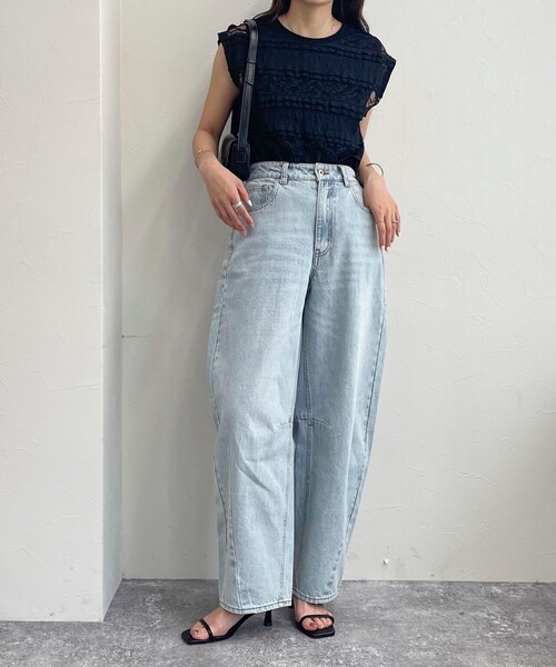 fredy emue（フレディエミュ）の「カーブデニムパンツ（デニムパンツ・レディース・サックスブルー/ブルー・36/38）」の8枚目の写真
