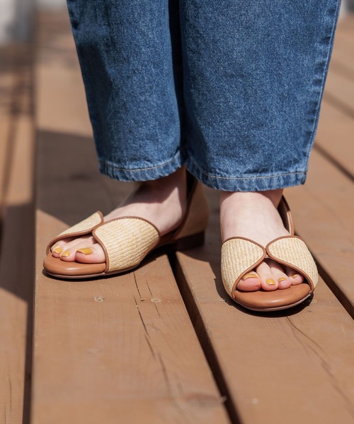 studio CLIP(スタディオクリップ)の「柔らかセパレートサンダル(サンダル・レディース・ベージュ/ブラック・LARGE/MEDIUM)」の3枚目の写真