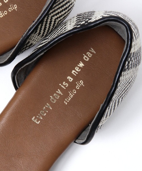 studio CLIP(スタディオクリップ)の「柔らかセパレートサンダル(サンダル・レディース・ベージュ/ブラック・LARGE/MEDIUM)」の19枚目の写真